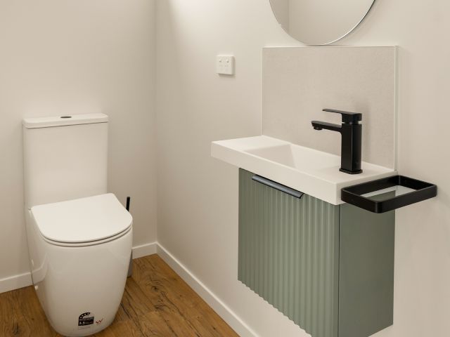 Sunset Views Matarangi - toilet